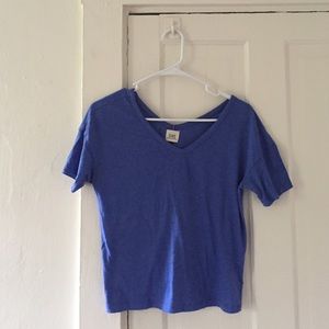 Small crop top v-neck shirt