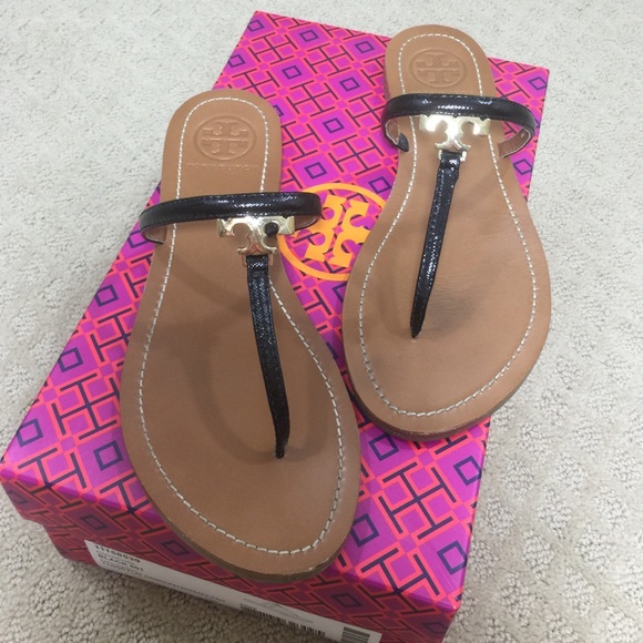 Tory burch T logo flat thong Patent saffiano