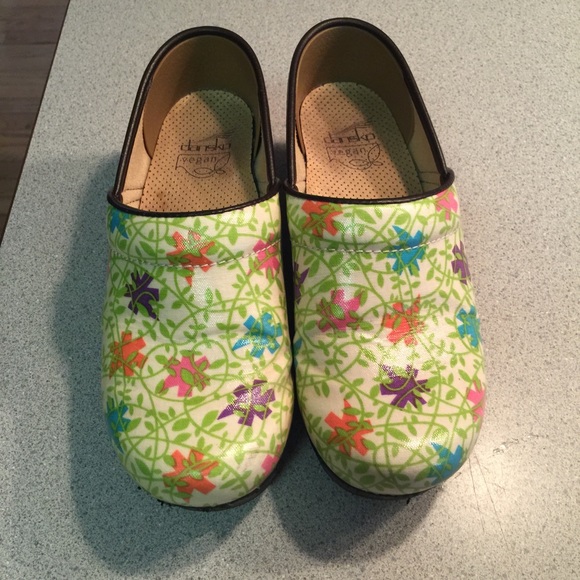Dansko size 37