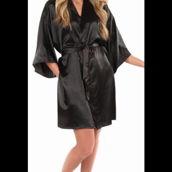 Victoria's Secret satin kimono robe - Picture 3 of 4