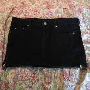 GUESS JEANS black jean skirt