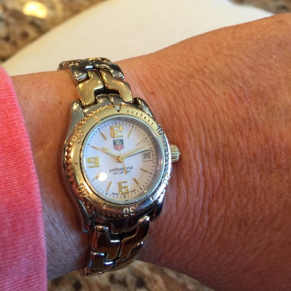 SOLD♥️ Solid 18 K and stainless steel Tag Heuer Watch - Picture 3 of 4