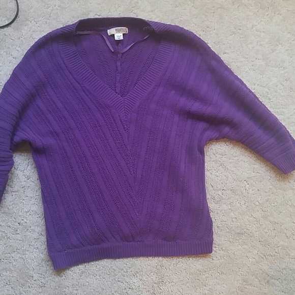 3/4 sleeve vneck sweater