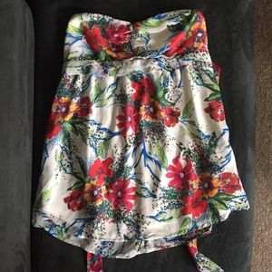 Strapless floral free flowing top.