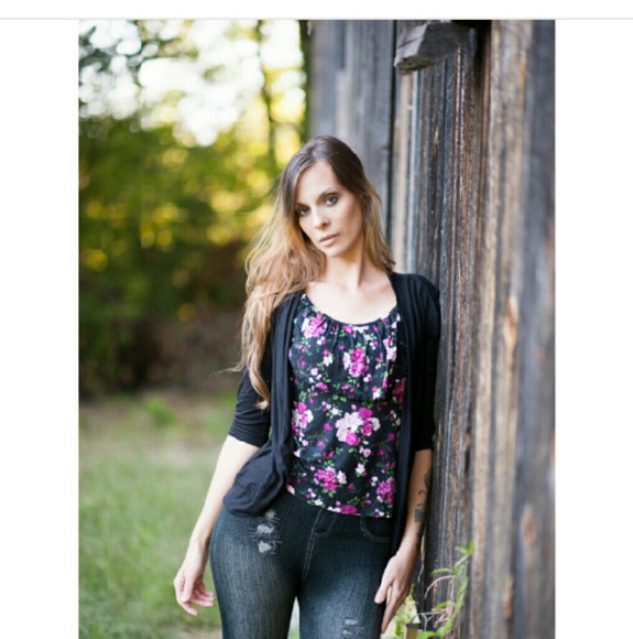 Floral print ruffle top