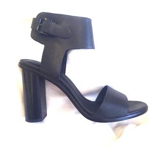 Joie black block heels size 8.5