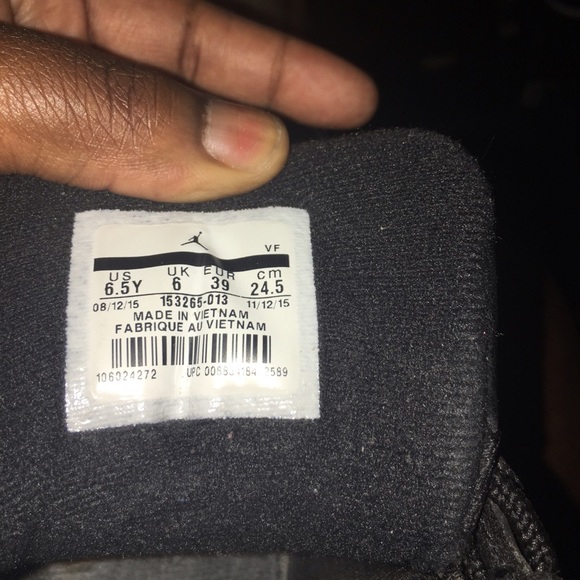 Air Jordan 12s - Picture 3 of 4