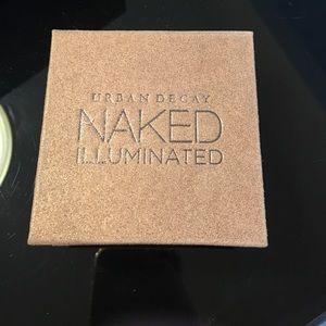 URBAN DECAY NAKED ILLUMINATED