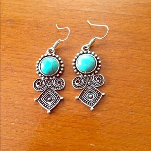 Earrings, never worn!