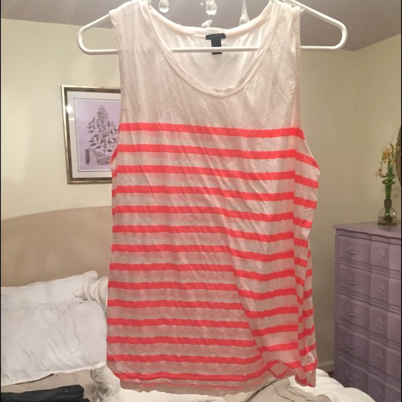 Sleeveless Pink and white cotton top