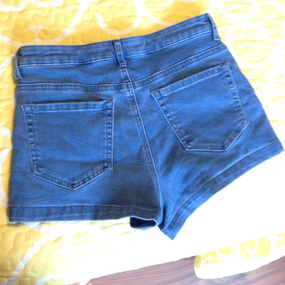 Denim shorts - Picture 3 of 3