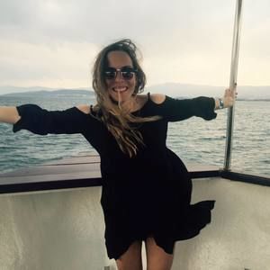 Meet your Posher, Chloe