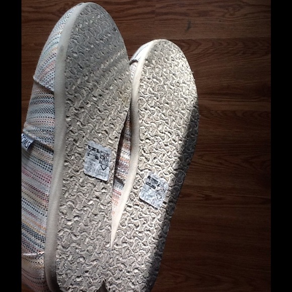 TOMS shoes - Picture 2 of 2