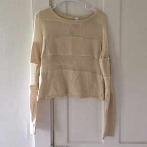 White cotton long sleeves t shirt.