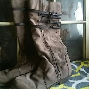 Mia brown suede boots