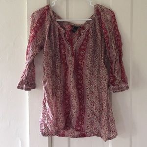 Quarter length hippy shirt.