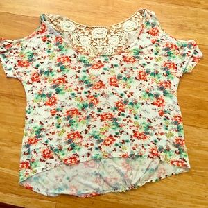 Shoulder cut out short sleeve floral shirt