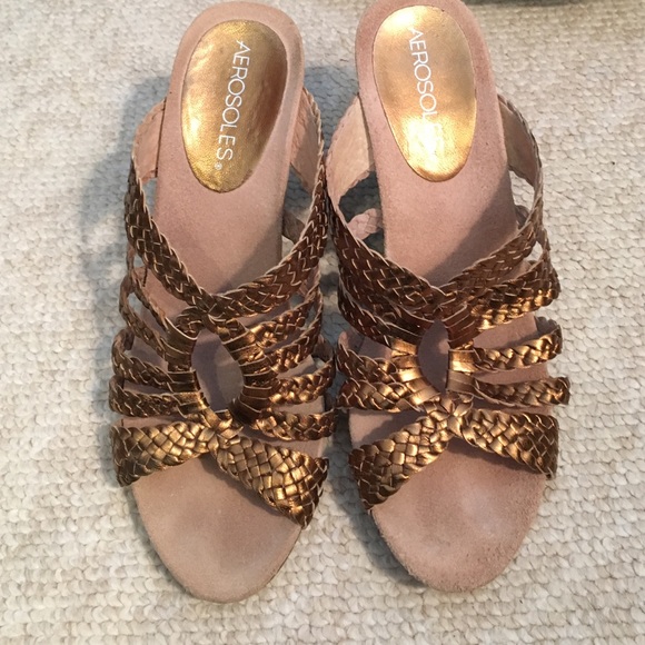 Bronze wedge