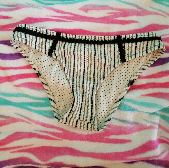 Betsey Johnson swim bottoms. Size small