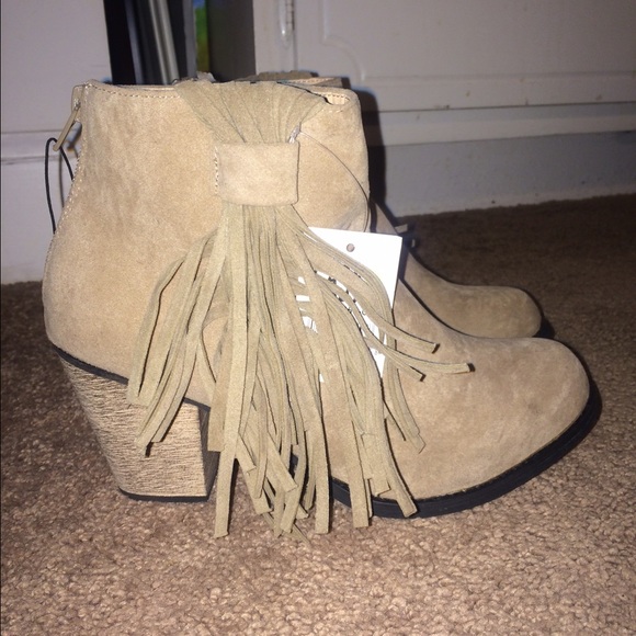 EasyUSA Shoes - Brand New tan booties with fringe detail!