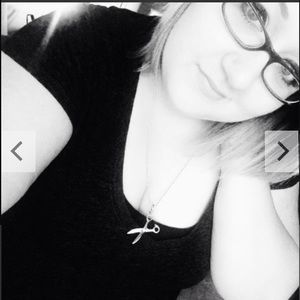 Meet your Posher, Tia