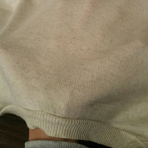 Super cute Skull sweater....very light in weight. - Picture 4 of 4