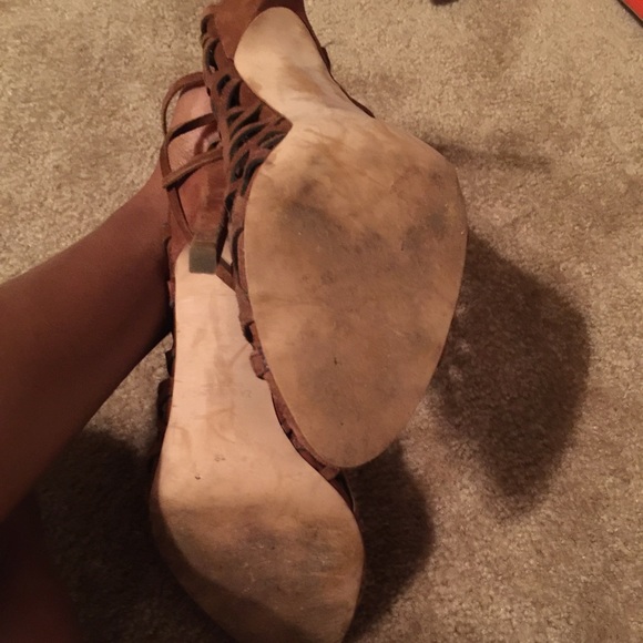 Caged Zara heels euro 41 Will be donated SOLD - Picture 2 of 3