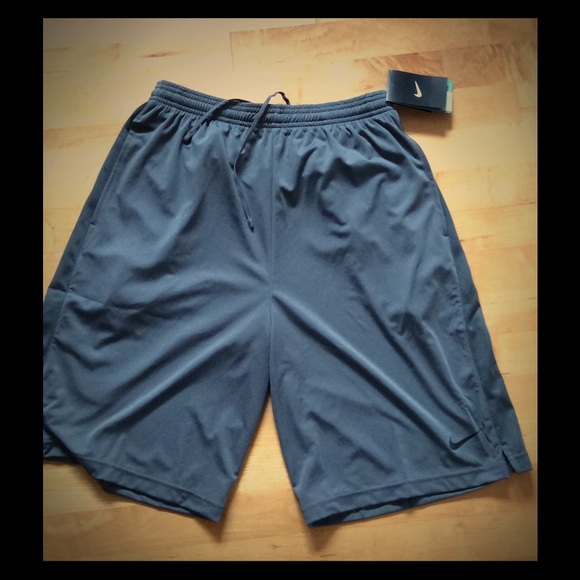 *NWT* Men's Dri-Fit Training Shorts Small