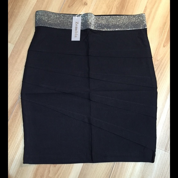 ➕Black and Silver Pencil Skirt - Picture 2 of 2