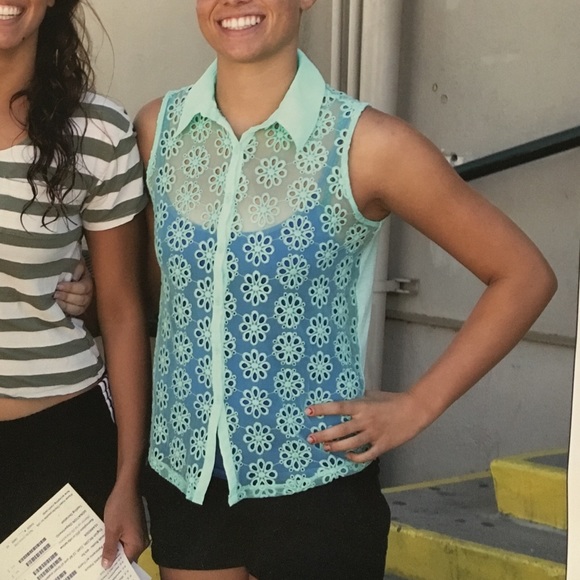 Summer button down tank - Picture 2 of 2