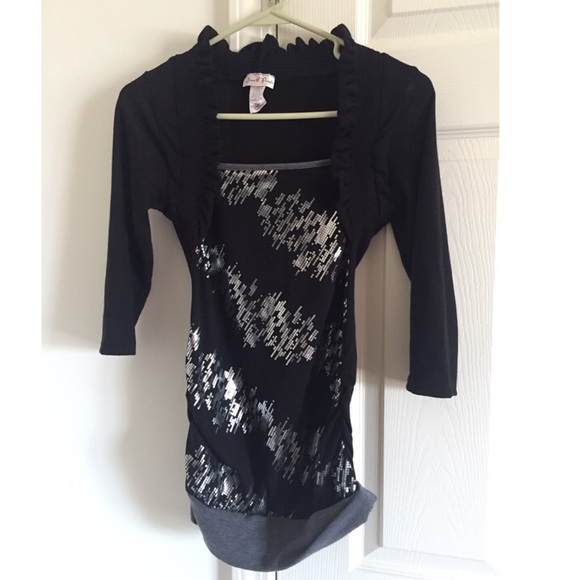 🏴 Black & silver Sexy Dressy Top!