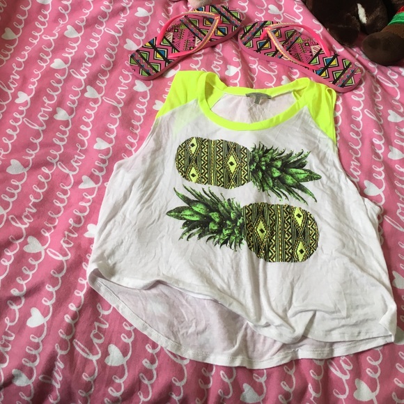 💕 must have for summer 💕 PINEAPPLE CROP TOP 💕 - Picture 2 of 4