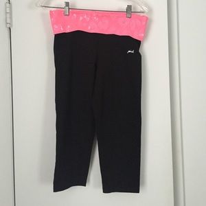 Victoria's Secret Cropped Yoga Leggings