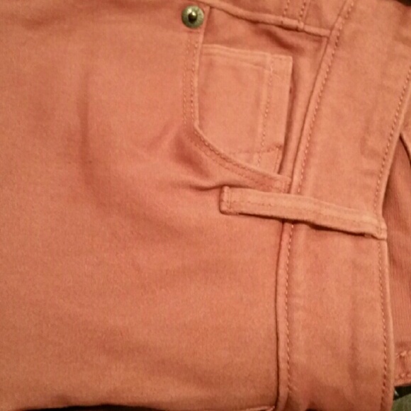 BEAUTIFUL old navy rock star mid rise pants! - Picture 3 of 3