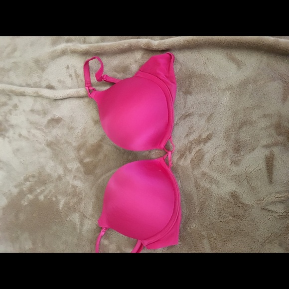 Victoria's Secret bomb shell push up bra