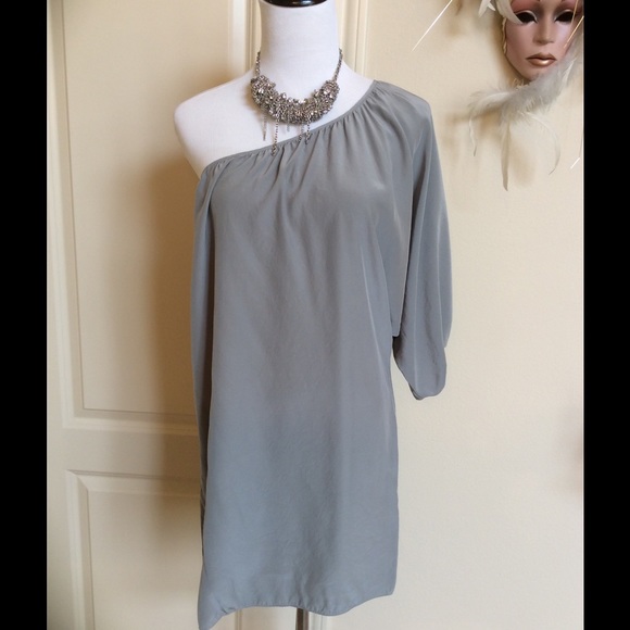 Alex lane Dresses & Skirts - Alex lane silk one sleeve dress