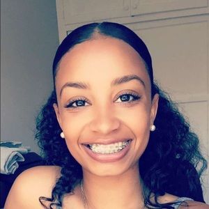 Meet your Posher, Noelle