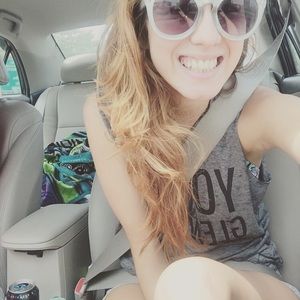 Meet your Posher, Angie