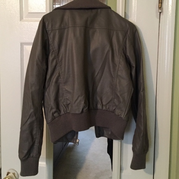 Leather jacket - Picture 2 of 2