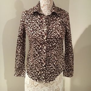 Petites Talbots leopard print button down top