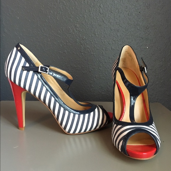 Nine West Eastbound T-strap heels