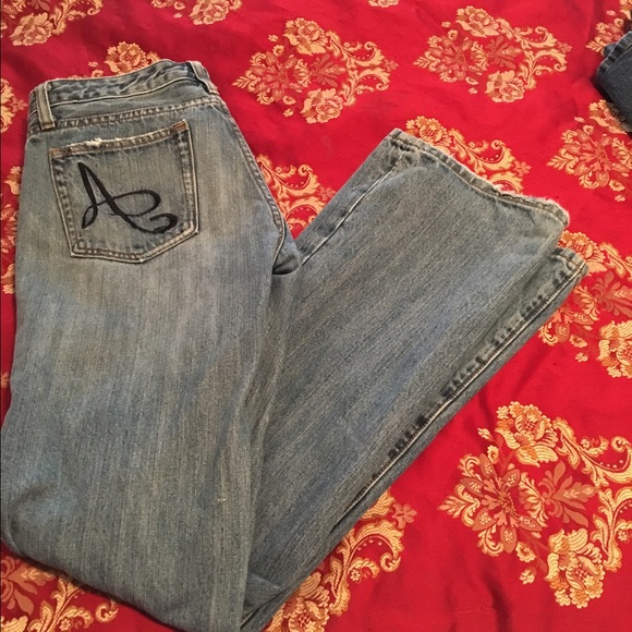 Anoname jeans