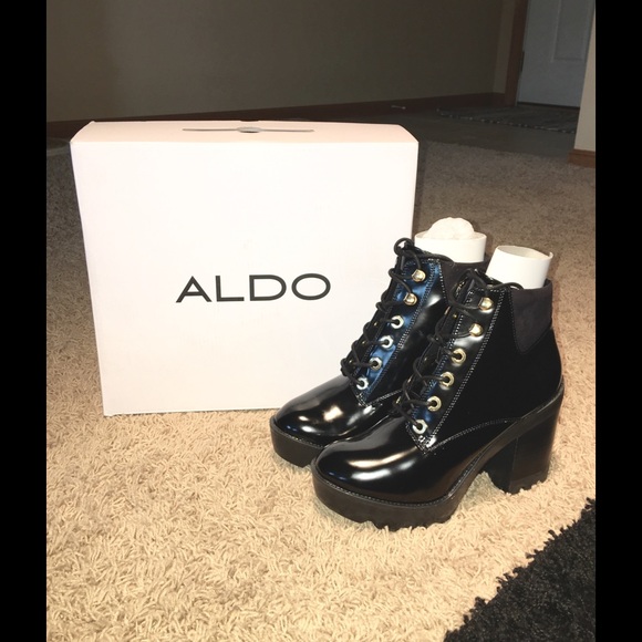🎉HP🎉 brand new Aldo lace up booties size 7 (37) - Picture 2 of 4