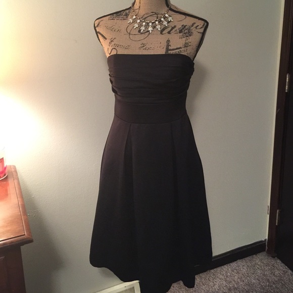 🎉Sold🎉White House Black Market LBD - Picture 2 of 4