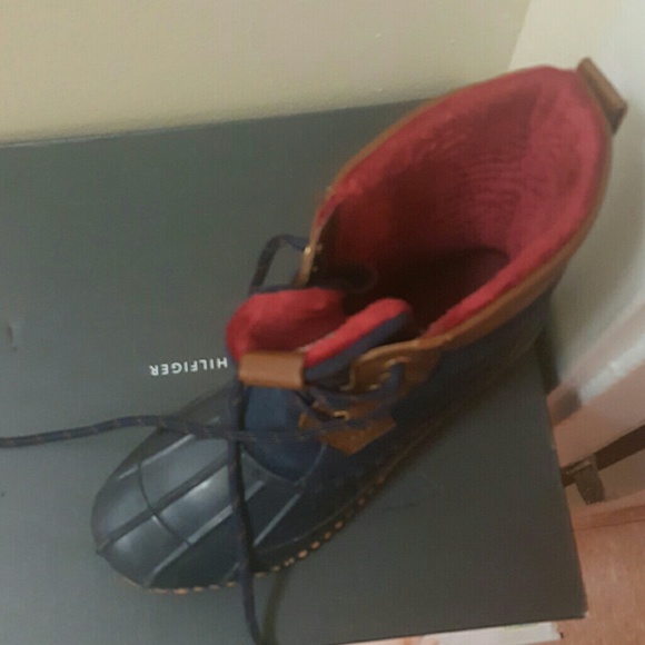 Tommy Hilfiger - Picture 3 of 4