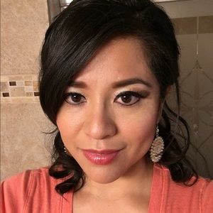 Meet your Posher, Clara