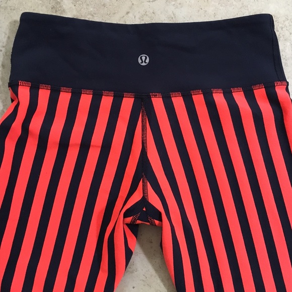 Lululemon Crop pant Size 4 - Navy and Orange