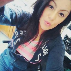 Meet your Posher, Damaris