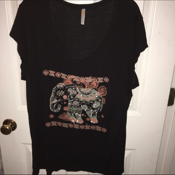 Elephant V neck Tee 3X