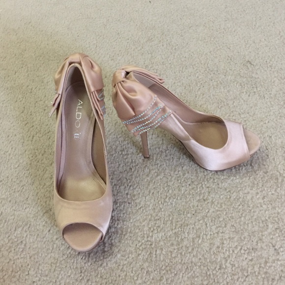 Great condition 5 inch heel!